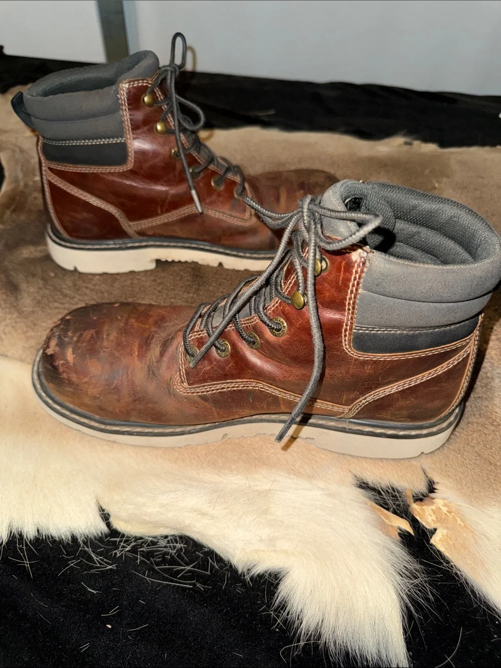 Wolverine Brown Leather Lace-Up Work Boots with Padded Collar